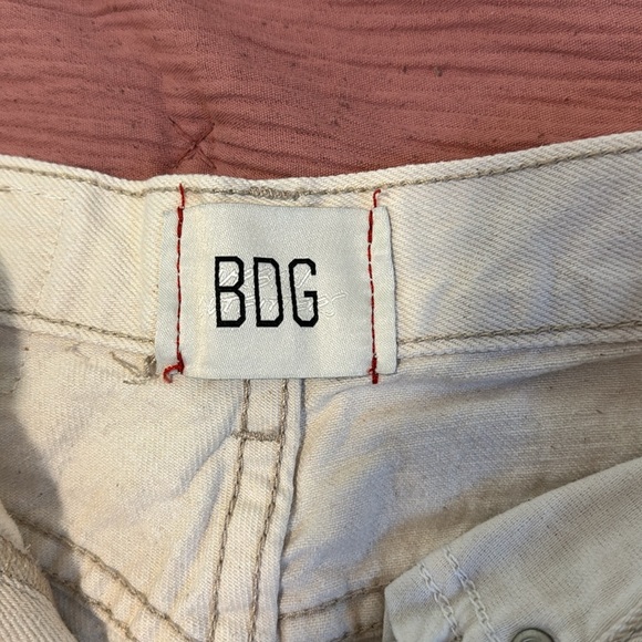 ripped cream jeans 🥯 - Picture 3 of 6